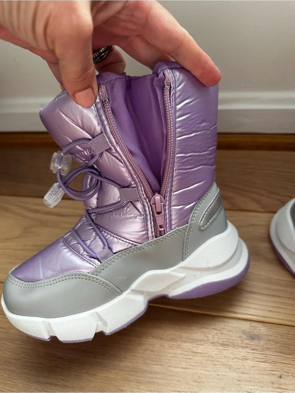 Girls Metallic Purple Winter Snow Boots with Gray Accents size 12